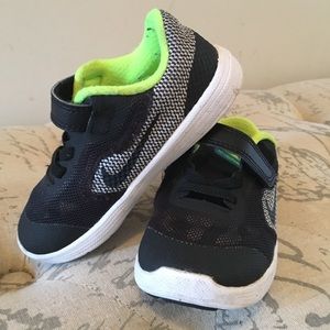 NIKE Toddler Size 8